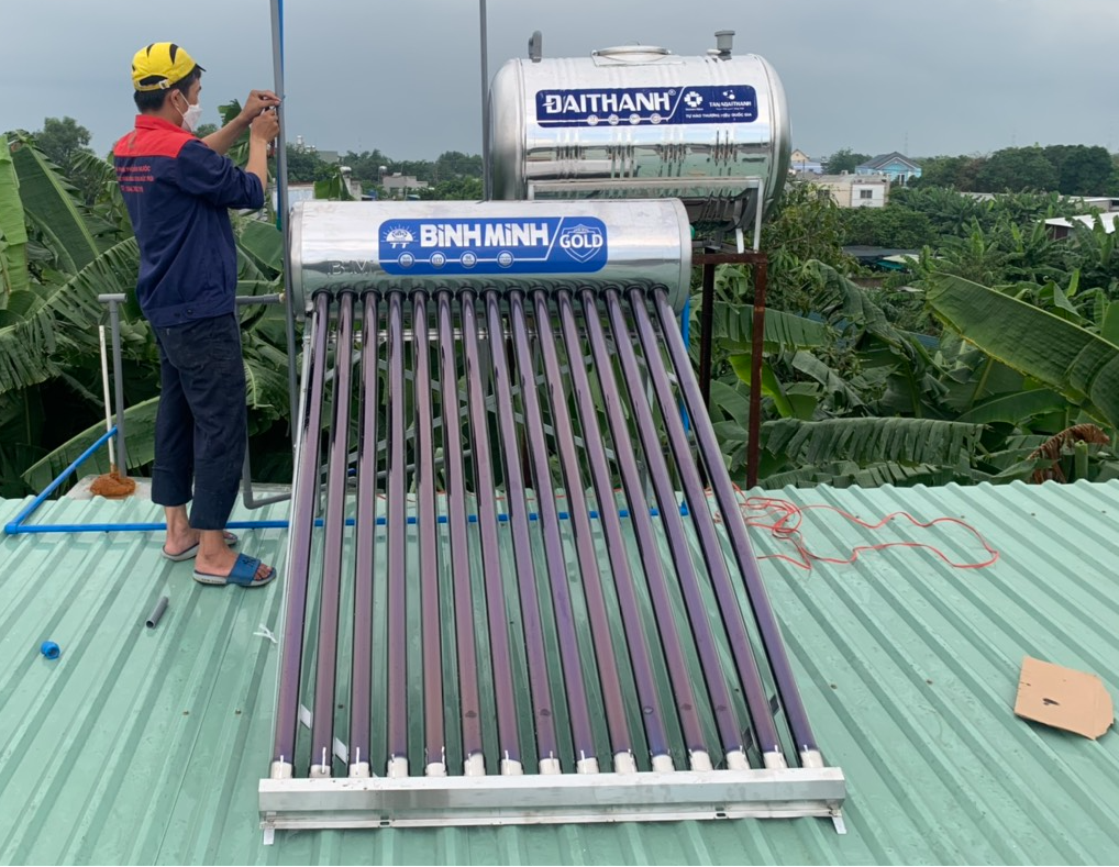 Máy nước nóng năng lượng mặt trời Bình Minh Gold 240 lít F58 - 24 ống 1 may binh minh